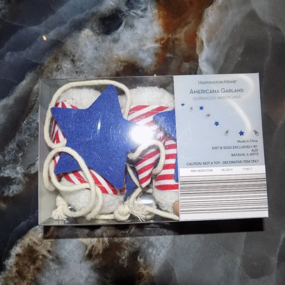 Huntington Home Americana Red/White/Blue Gnome Garland NEW